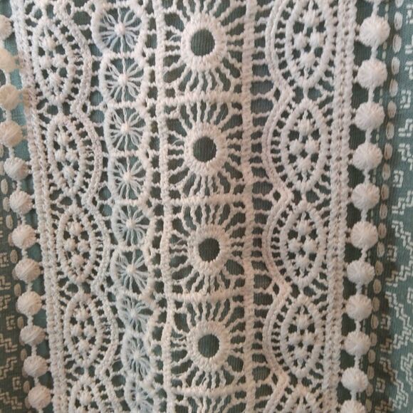 Tru Self sage green lace and screen print front Bell sleeve shark bite blouse - Picture 4 of 13